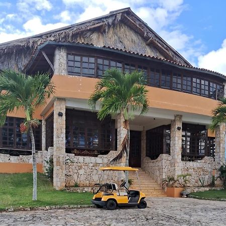 Caney Taino Higuey Bagian luar foto