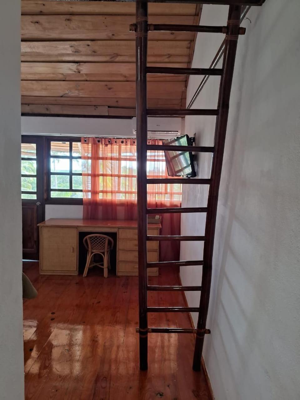 Caney Taino Higuey Bagian luar foto